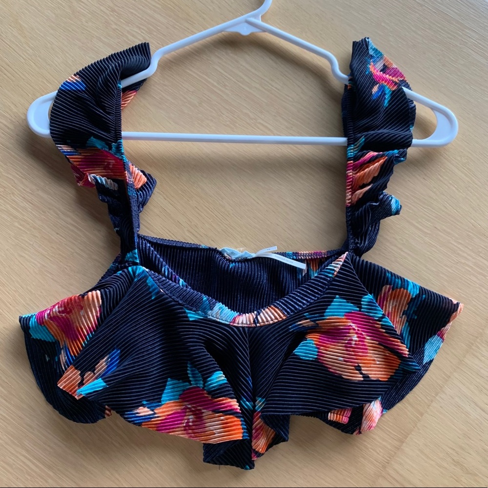 FLORAL CROP BY ⭐️KIMCHI BLUE by URBAN OUTFITTERS⭐️